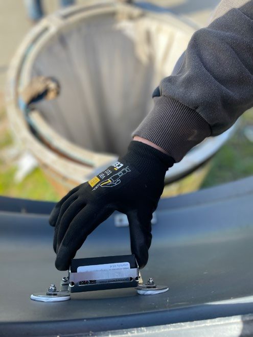 Montage van een vulgraadsensor in een afvalbak